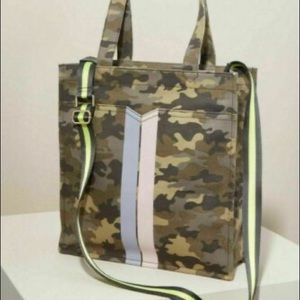 Stella & Dot Game Changer Camo Shoulder Bag Tote